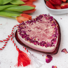 Tort mărțișor cu căpșune și apă de trandafiri