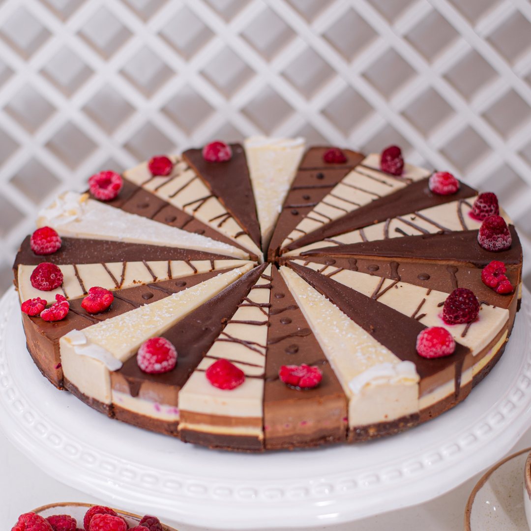 Tort Raw Power Ciocolată și Zmeură - Mix felii
