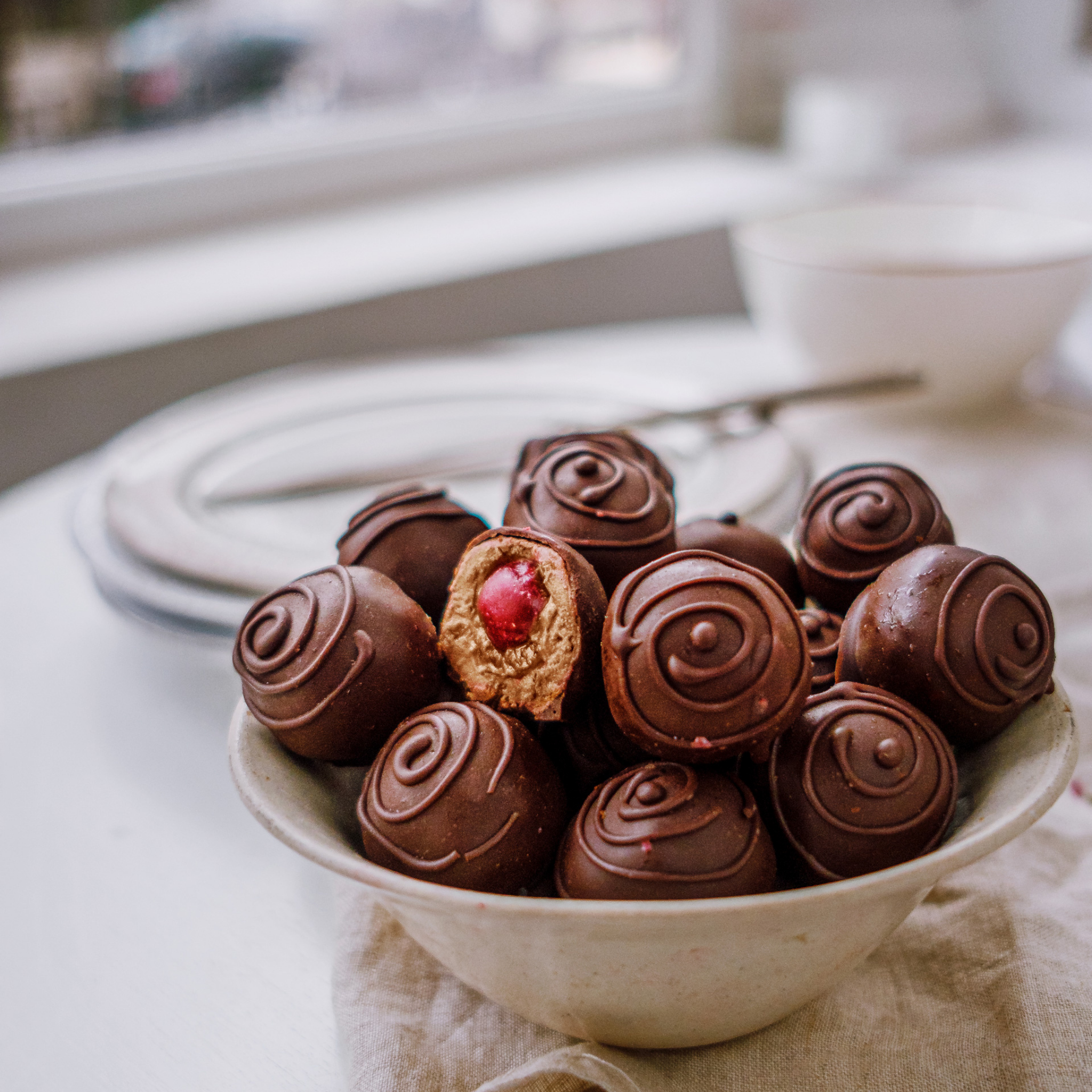 Bomboane cu ciocolata si visine